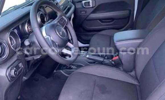 Sayi Na hannu Jeep Wrangler Sauran Mota in Douala a Ƙasar Kamaru Sayi Na hannu Jeep Wrangler Sauran Mota in Douala a Ƙasar Kamaru