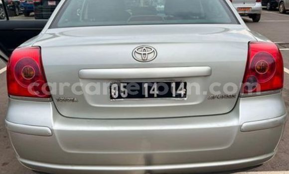 Sayi Na hannu Toyota Avensis Sauran Mota in Douala a Ƙasar Kamaru
