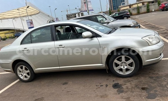 Sayi Na hannu Toyota Avensis Sauran Mota in Douala a Ƙasar Kamaru Sayi Na hannu Toyota Avensis Sauran Mota in Douala a Ƙasar Kamaru