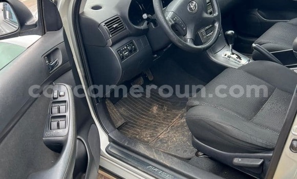 Sayi Na hannu Toyota Avensis Sauran Mota in Douala a Ƙasar Kamaru Sayi Na hannu Toyota Avensis Sauran Mota in Douala a Ƙasar Kamaru
