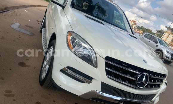 Sayi Na hannu Mercedes-Benz C180 coupe Sauran Mota in Yaounde a Babban Kamaru Sayi Na hannu Mercedes-Benz C180 coupe Sauran Mota in Yaounde a Babban Kamaru