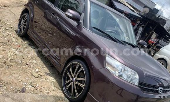 Sayi Na hannu Toyota Corolla Rumion Sauran Mota in Douala a Ƙasar Kamaru