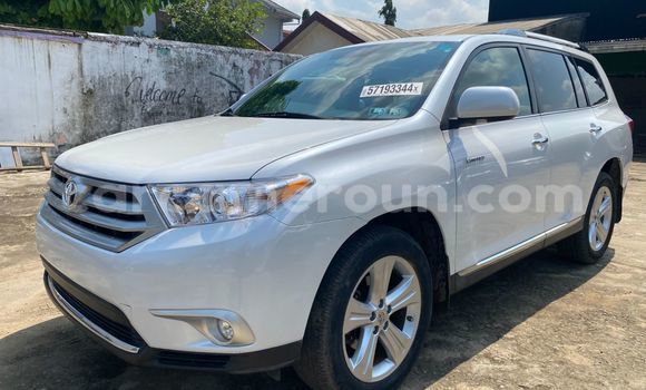 Acheter Import Voiture Toyota Highlander Blanc à Douala, Littoral Cameroon Acheter Import Voiture Toyota Highlander Blanc à Douala, Littoral Cameroon