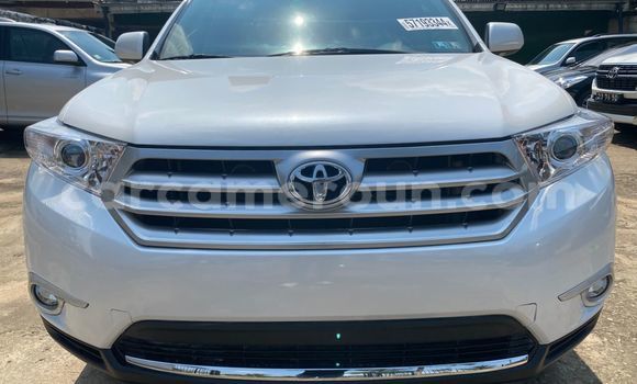 Acheter Import Voiture Toyota Highlander Blanc à Douala, Littoral Cameroon Acheter Import Voiture Toyota Highlander Blanc à Douala, Littoral Cameroon