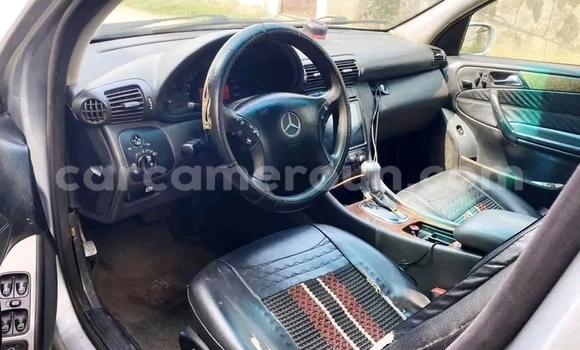 Buy Used Mercedes-Benz E200 White Car in Yaounde in Central Cameroon