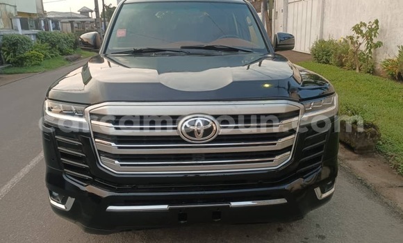 Sayi Imported Toyota Land Cruiser Black Mota in Douala a Ƙasar Kamaru