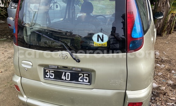 Sayi Na hannu Toyota Yaris Verso Sauran Mota in Douala a Ƙasar Kamaru Sayi Na hannu Toyota Yaris Verso Sauran Mota in Douala a Ƙasar Kamaru