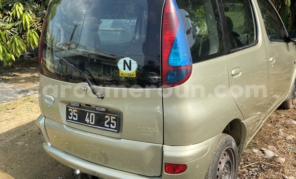 Sayi Na hannu Toyota Yaris Verso Sauran Mota in Douala a Ƙasar Kamaru Sayi Na hannu Toyota Yaris Verso Sauran Mota in Douala a Ƙasar Kamaru