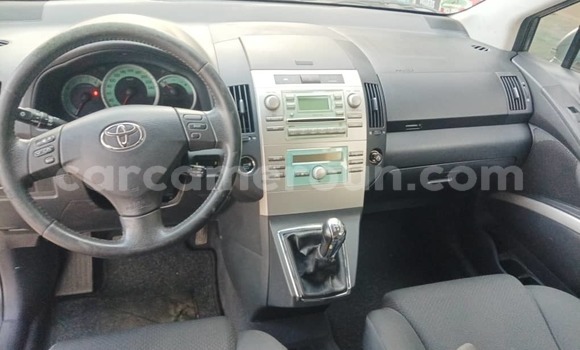 Acheter Occasion Voiture Toyota Corolla Verso Marron à Douala, Littoral Cameroon Acheter Occasion Voiture Toyota Corolla Verso Marron à Douala, Littoral Cameroon
