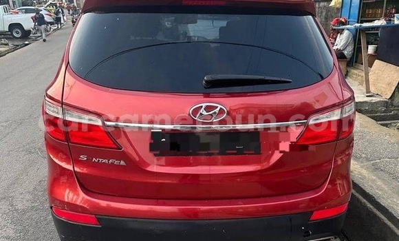 Sayi Na hannu Hyundai Santa Fe Red Mota in Douala a Ƙasar Kamaru Sayi Na hannu Hyundai Santa Fe Red Mota in Douala a Ƙasar Kamaru