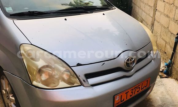 Acheter Occasion Voiture Toyota Corolla Verso Bleu à Douala, Littoral Cameroon