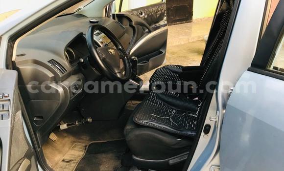 Acheter Occasion Voiture Toyota Corolla Verso Bleu à Douala, Littoral Cameroon Acheter Occasion Voiture Toyota Corolla Verso Bleu à Douala, Littoral Cameroon