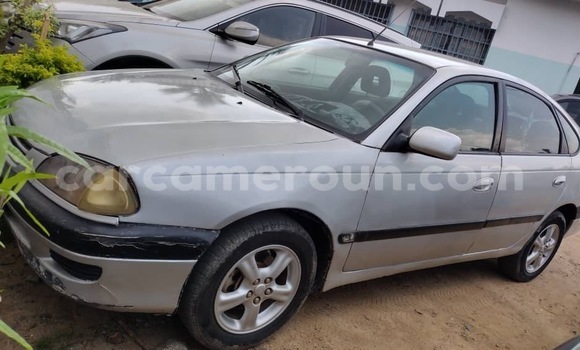 Sayi Na hannu Toyota Avensis Azurfa Mota in Douala a Ƙasar Kamaru Sayi Na hannu Toyota Avensis Azurfa Mota in Douala a Ƙasar Kamaru