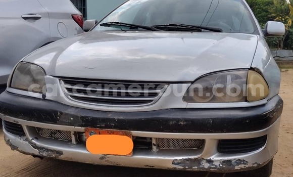 Sayi Na hannu Toyota Avensis Azurfa Mota in Douala a Ƙasar Kamaru Sayi Na hannu Toyota Avensis Azurfa Mota in Douala a Ƙasar Kamaru