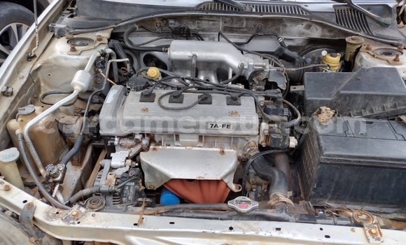 Sayi Na hannu Toyota Avensis Azurfa Mota in Douala a Ƙasar Kamaru Sayi Na hannu Toyota Avensis Azurfa Mota in Douala a Ƙasar Kamaru