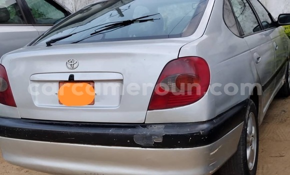 Sayi Na hannu Toyota Avensis Azurfa Mota in Douala a Ƙasar Kamaru Sayi Na hannu Toyota Avensis Azurfa Mota in Douala a Ƙasar Kamaru
