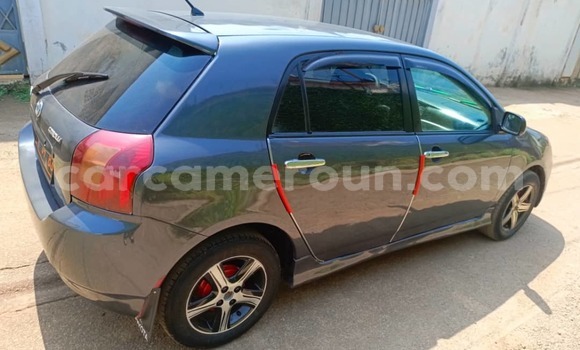 Sayi Na hannu Toyota Runx Azurfa Mota in Yaounde a Babban Kamaru Sayi Na hannu Toyota Runx Azurfa Mota in Yaounde a Babban Kamaru