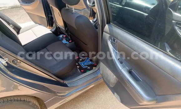 Sayi Na hannu Toyota Runx Azurfa Mota in Yaounde a Babban Kamaru Sayi Na hannu Toyota Runx Azurfa Mota in Yaounde a Babban Kamaru