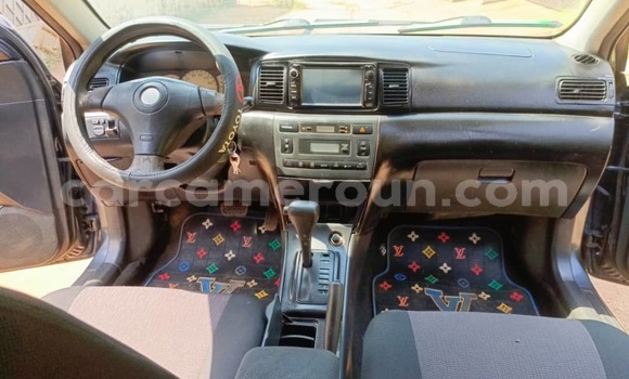 Sayi Na hannu Toyota Runx Azurfa Mota in Yaounde a Babban Kamaru Sayi Na hannu Toyota Runx Azurfa Mota in Yaounde a Babban Kamaru