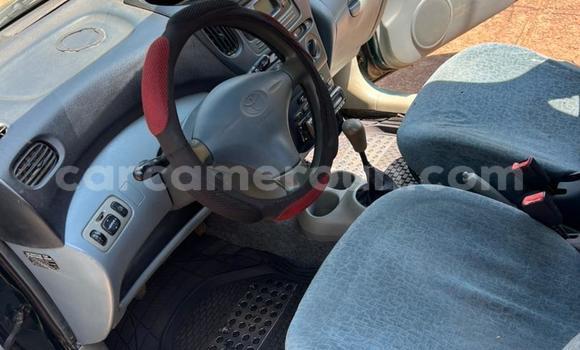 Acheter Occasion Voiture Toyota Yaris Verso Vert à Yaoundé, Central Cameroon Acheter Occasion Voiture Toyota Yaris Verso Vert à Yaoundé, Central Cameroon
