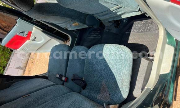 Acheter Occasion Voiture Toyota Yaris Verso Vert à Yaoundé, Central Cameroon Acheter Occasion Voiture Toyota Yaris Verso Vert à Yaoundé, Central Cameroon