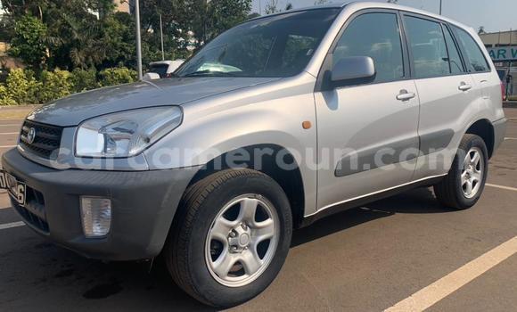 Sayi Na hannu Toyota RAV4 Azurfa Mota in Yaounde a Babban Kamaru