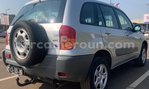 Sayi Na hannu Toyota RAV4 Azurfa Mota in Yaounde a Babban Kamaru Sayi Na hannu Toyota RAV4 Azurfa Mota in Yaounde a Babban Kamaru