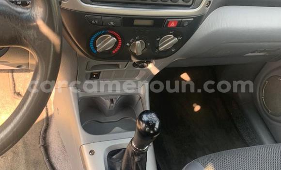 Sayi Na hannu Toyota RAV4 Azurfa Mota in Yaounde a Babban Kamaru Sayi Na hannu Toyota RAV4 Azurfa Mota in Yaounde a Babban Kamaru