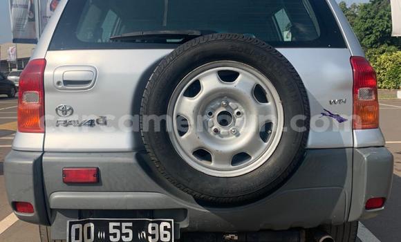 Sayi Na hannu Toyota RAV4 Azurfa Mota in Yaounde a Babban Kamaru Sayi Na hannu Toyota RAV4 Azurfa Mota in Yaounde a Babban Kamaru