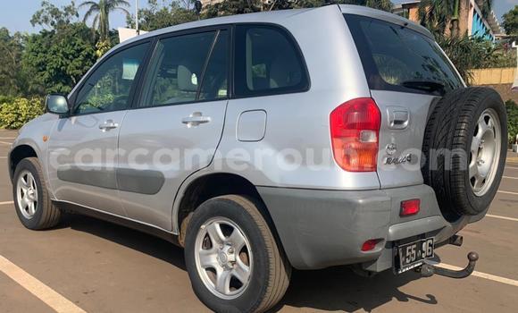 Sayi Na hannu Toyota RAV4 Azurfa Mota in Yaounde a Babban Kamaru Sayi Na hannu Toyota RAV4 Azurfa Mota in Yaounde a Babban Kamaru