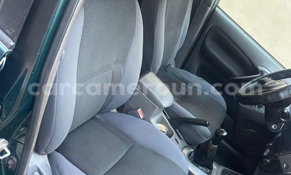 Sayi Na hannu Toyota RAV4 Green Mota in Douala a Ƙasar Kamaru Sayi Na hannu Toyota RAV4 Green Mota in Douala a Ƙasar Kamaru