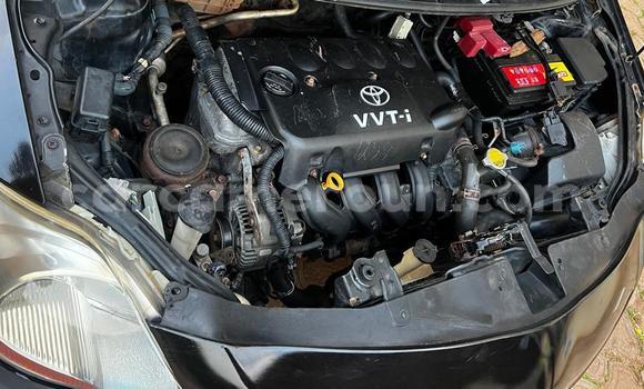 Sayi Na hannu Toyota Yaris Black Mota in Yaounde a Babban Kamaru Sayi Na hannu Toyota Yaris Black Mota in Yaounde a Babban Kamaru