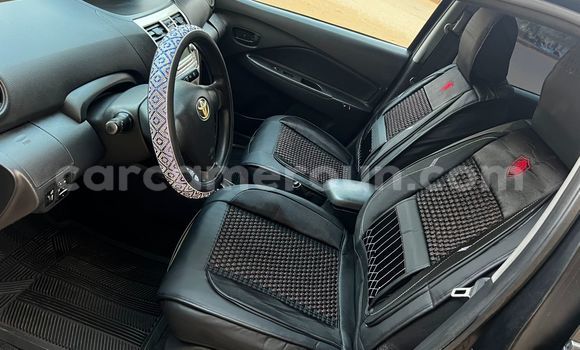 Sayi Na hannu Toyota Yaris Black Mota in Yaounde a Babban Kamaru Sayi Na hannu Toyota Yaris Black Mota in Yaounde a Babban Kamaru