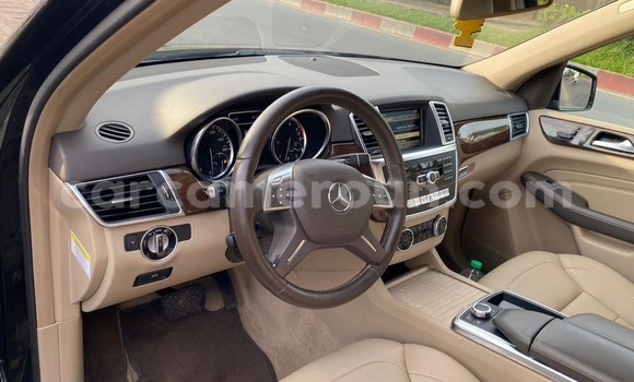 Acheter Import Voiture Mercedes‒Benz ML–Class Noir à Douala, Littoral Cameroon Acheter Import Voiture Mercedes‒Benz ML–Class Noir à Douala, Littoral Cameroon