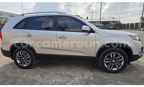 Sayi Na hannu Kia Sorento Azurfa Mota in Yaounde a Babban Kamaru