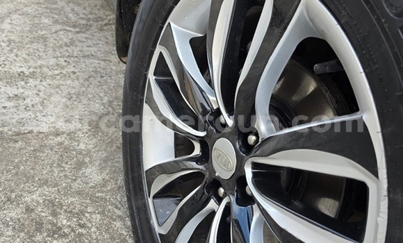 Buy Used Kia Sorento Silver Car in Yaounde in Central Cameroon Buy Used Kia Sorento Silver Car in Yaounde in Central Cameroon