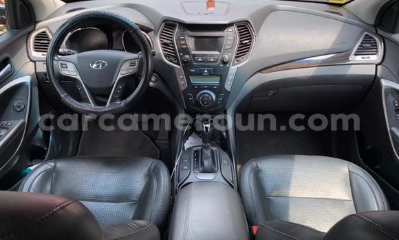 Sayi Na hannu Hyundai Santa Fe Red Mota in Douala a Ƙasar Kamaru Sayi Na hannu Hyundai Santa Fe Red Mota in Douala a Ƙasar Kamaru