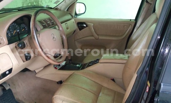 Acheter Occasion Voiture Mercedes‒Benz ML–Class Noir à Douala, Littoral Cameroon Acheter Occasion Voiture Mercedes‒Benz ML–Class Noir à Douala, Littoral Cameroon