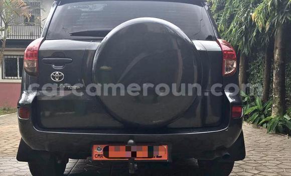 Sayi Na hannu Toyota RAV4 Brown Mota in Douala a Ƙasar Kamaru Sayi Na hannu Toyota RAV4 Brown Mota in Douala a Ƙasar Kamaru