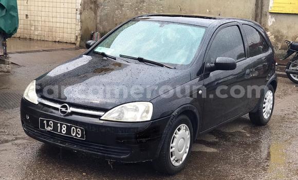 Sayi Na hannu Opel Corsa Black Mota in Douala a Ƙasar Kamaru