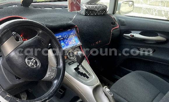 Sayi Na hannu Toyota Auris Azurfa Mota in Douala a Ƙasar Kamaru Sayi Na hannu Toyota Auris Azurfa Mota in Douala a Ƙasar Kamaru
