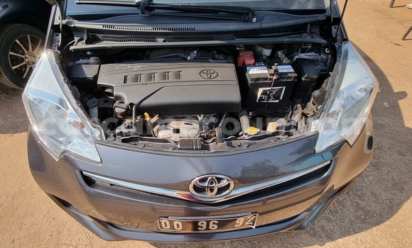 Acheter Neuf Voiture Toyota Corolla Verso Gris à Yaoundé, Central Cameroon Acheter Neuf Voiture Toyota Corolla Verso Gris à Yaoundé, Central Cameroon