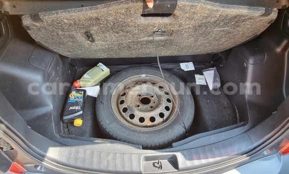 Acheter Neuf Voiture Toyota Corolla Verso Gris à Yaoundé, Central Cameroon Acheter Neuf Voiture Toyota Corolla Verso Gris à Yaoundé, Central Cameroon