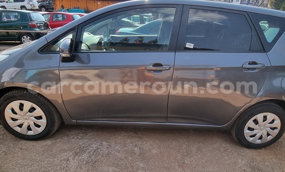 Acheter Neuf Voiture Toyota Corolla Verso Gris à Yaoundé, Central Cameroon Acheter Neuf Voiture Toyota Corolla Verso Gris à Yaoundé, Central Cameroon