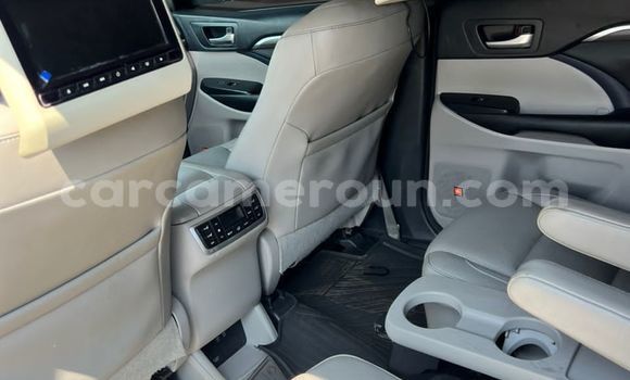 Acheter Import Voiture Toyota Highlander Gris à Yaoundé, Central Cameroon Acheter Import Voiture Toyota Highlander Gris à Yaoundé, Central Cameroon