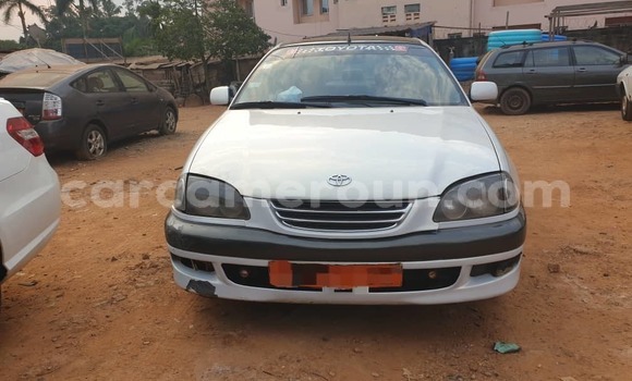 Acheter Occasion Voiture Toyota Avensis Blanc à Yaoundé, Central Cameroon