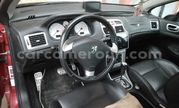 Sayi Na hannu Peugeot 307 Red Mota in Douala a Ƙasar Kamaru