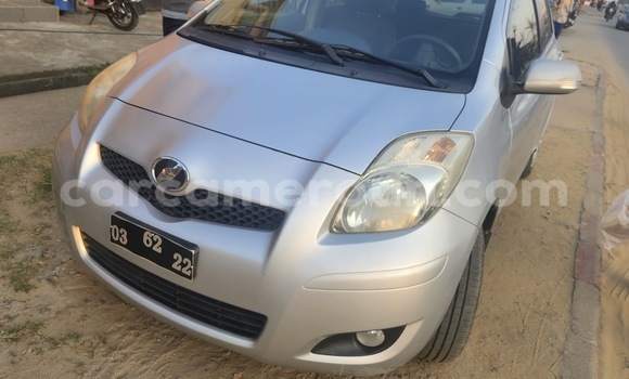 Acheter Import Voiture Toyota Vitz Gris à Douala, Littoral Cameroon Acheter Import Voiture Toyota Vitz Gris à Douala, Littoral Cameroon