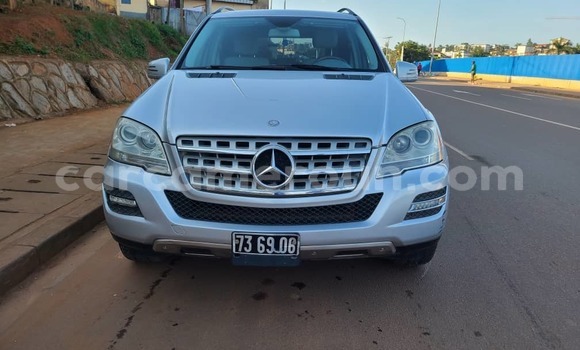 Buy Used Mercedes‒Benz ML–Class Silver Car in Yaounde in Central Cameroon