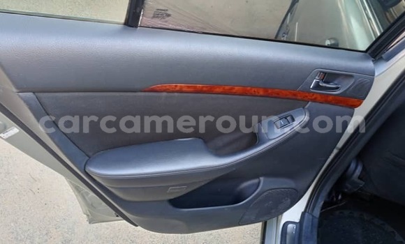 Sayi Sabo Toyota Avensis Sauran Mota in Douala a Ƙasar Kamaru Sayi Sabo Toyota Avensis Sauran Mota in Douala a Ƙasar Kamaru